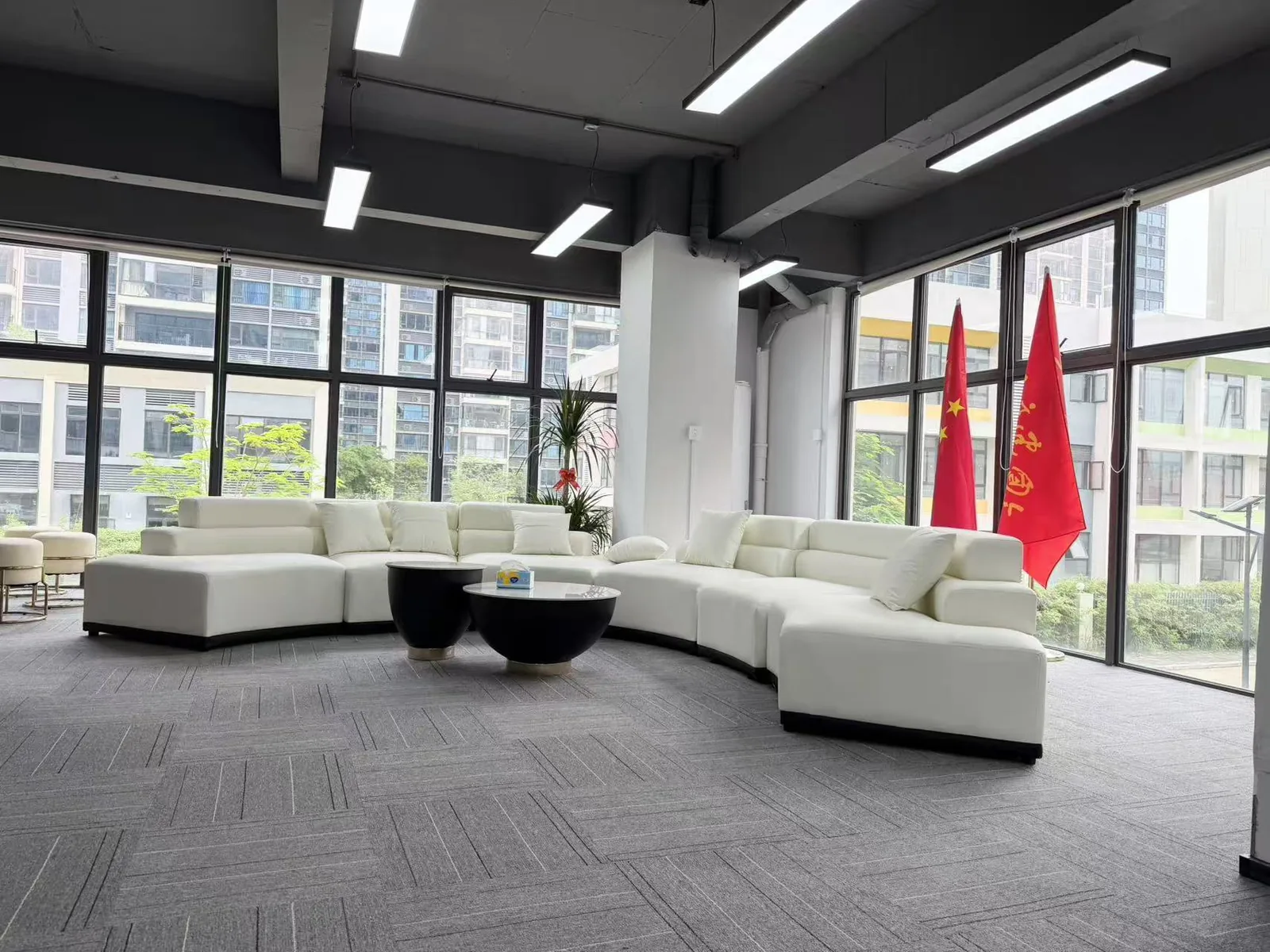 明亮开阔的 OPC 社区会客区